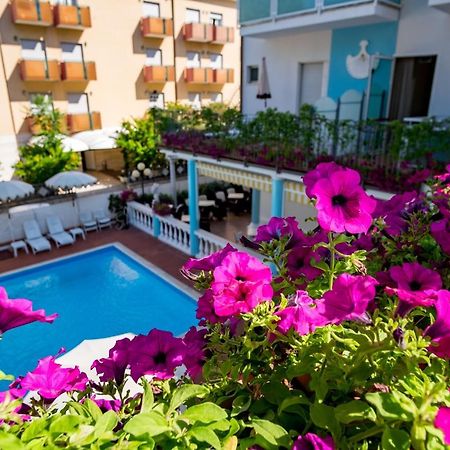 Hotel Villa Dei Fiori - Sul Mare Con Piscina Viserbella di Rimini エクステリア 写真
