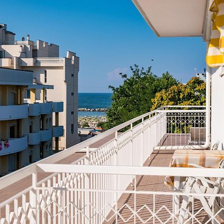 Hotel Villa Dei Fiori - Sul Mare Con Piscina Viserbella di Rimini エクステリア 写真