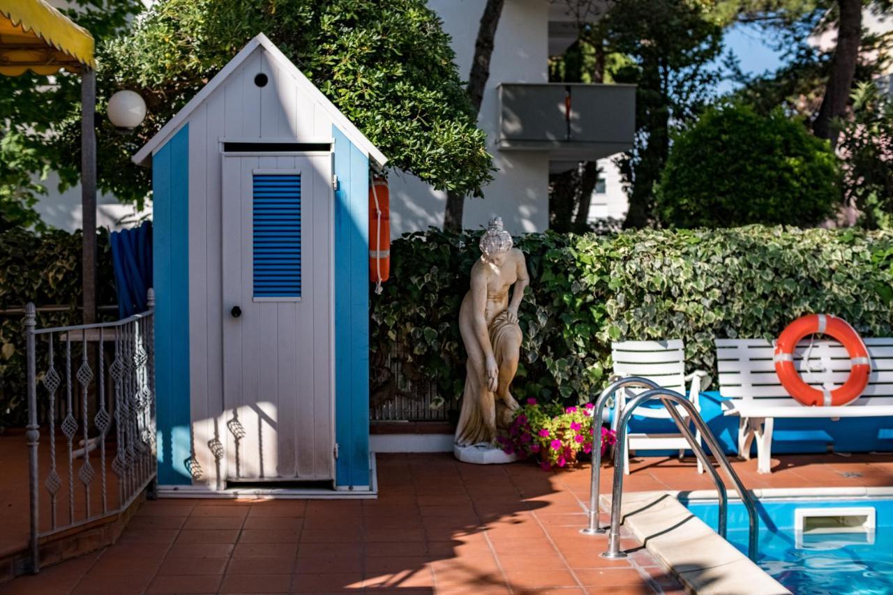 Hotel Villa Dei Fiori - Sul Mare Con Piscina Viserbella di Rimini エクステリア 写真