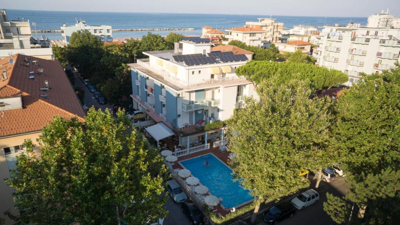 Hotel Villa Dei Fiori - Sul Mare Con Piscina Viserbella di Rimini エクステリア 写真