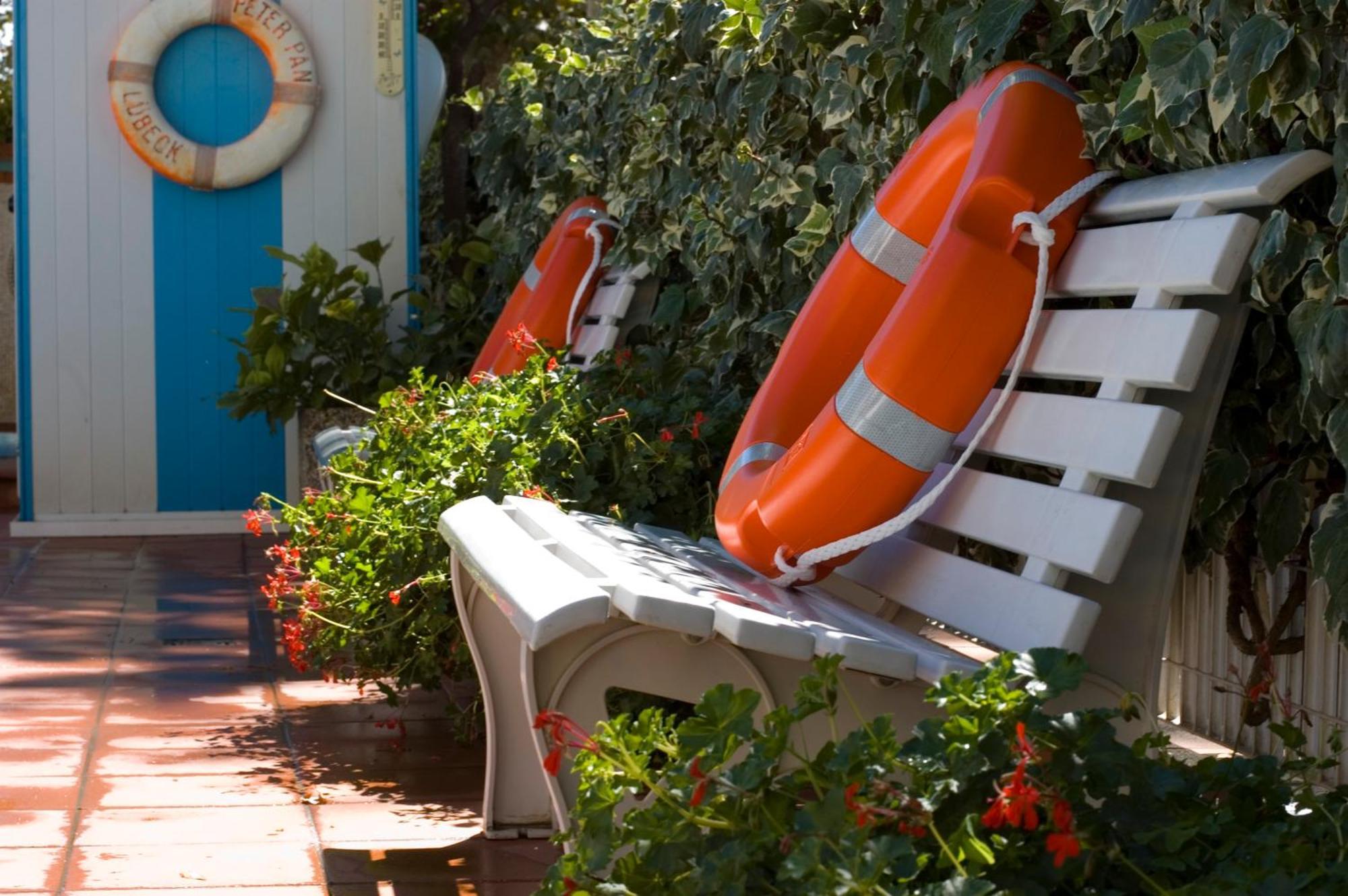 Hotel Villa Dei Fiori - Sul Mare Con Piscina Viserbella di Rimini エクステリア 写真