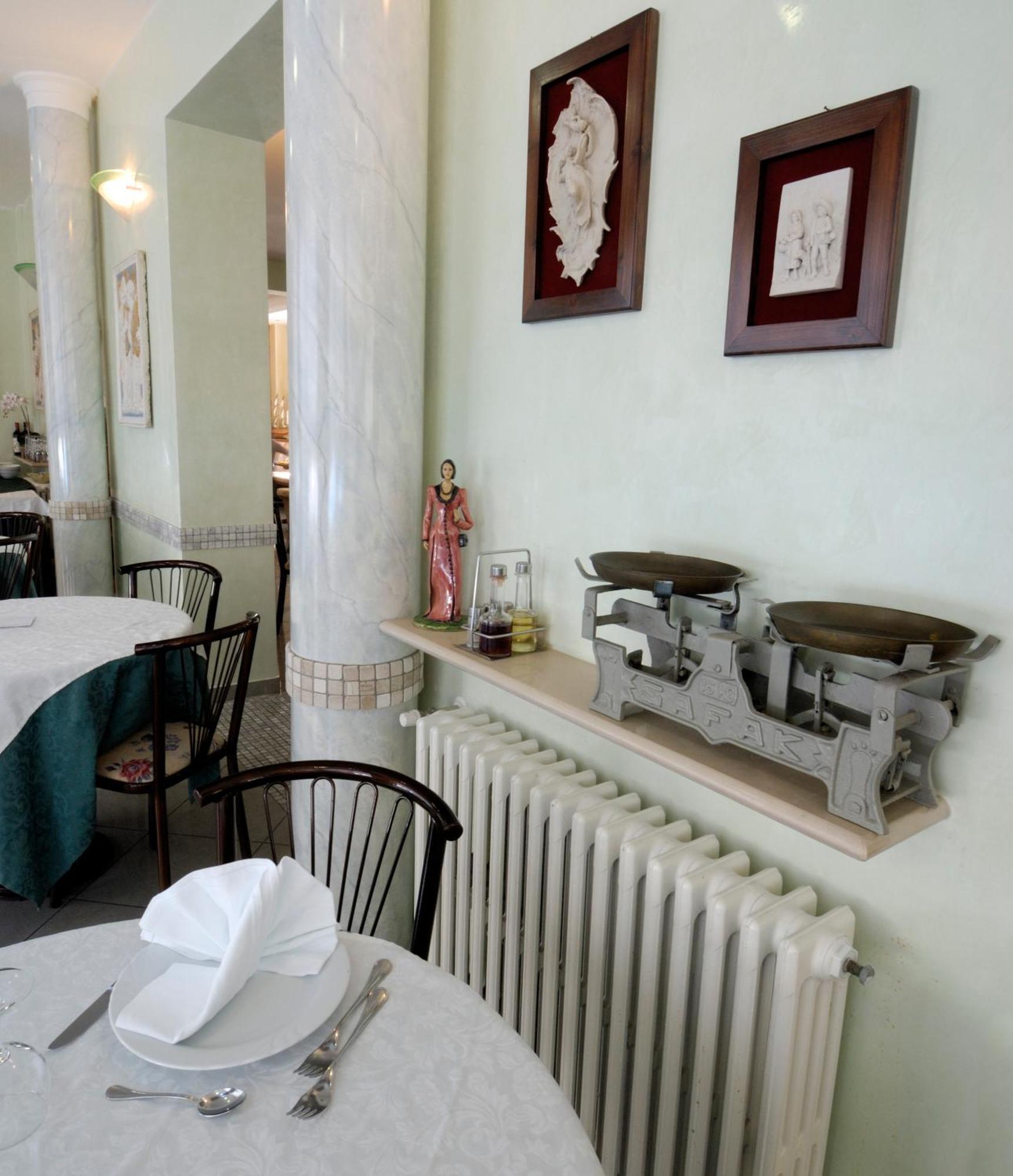 Hotel Villa Dei Fiori - Sul Mare Con Piscina Viserbella di Rimini エクステリア 写真