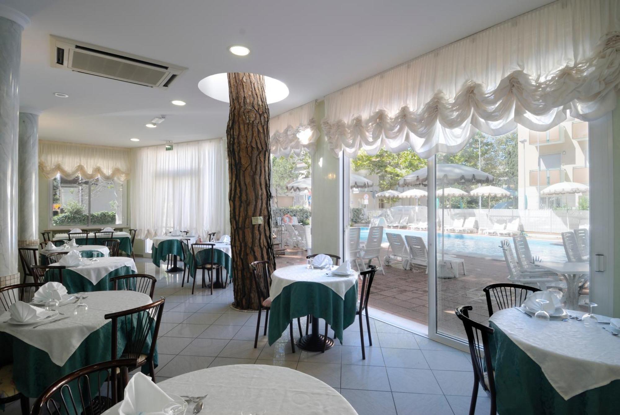 Hotel Villa Dei Fiori - Sul Mare Con Piscina Viserbella di Rimini エクステリア 写真